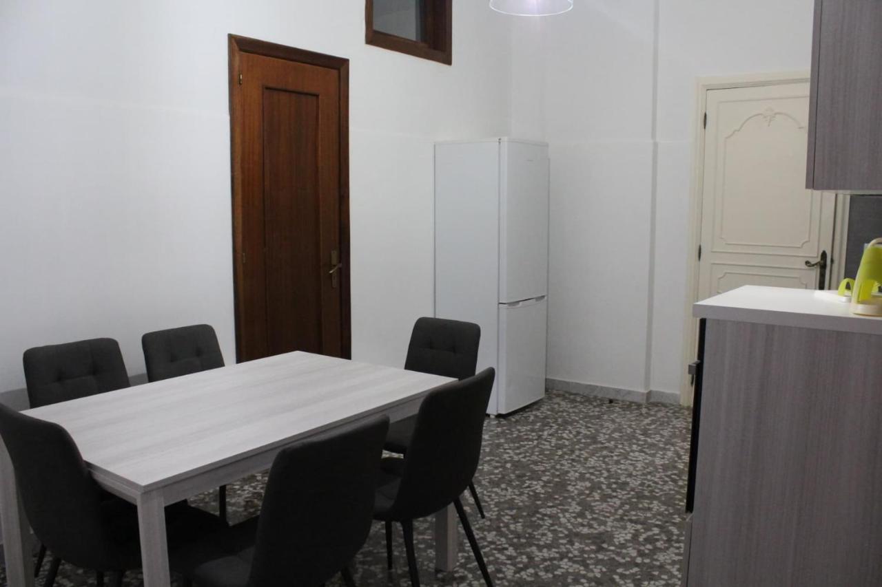 Apartment Little Бари Экстерьер фото